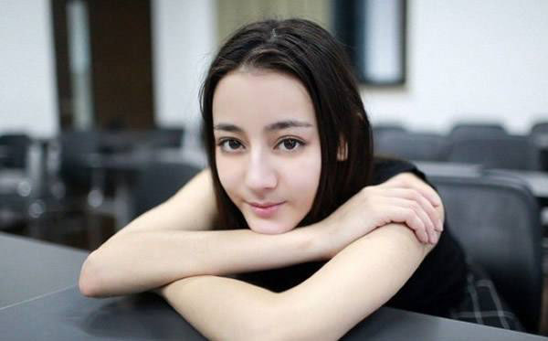 迪麗熱巴撕衣服是什么梗？迪麗熱巴撕衣服背后真相曝光！