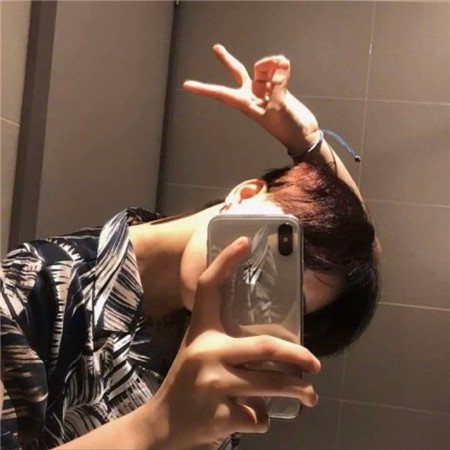 帥氣有個性的男生聊天背景圖2020 沒什么可在意的開心就好