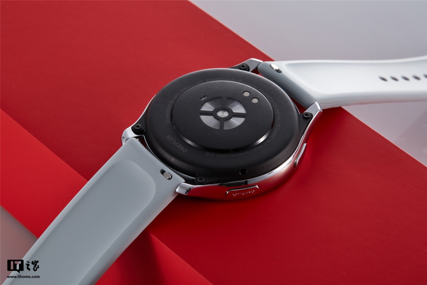 一加智能手表 OnePlus Watch 詳解：屏幕刷新率 50Hz，有望支持息屏顯示功能