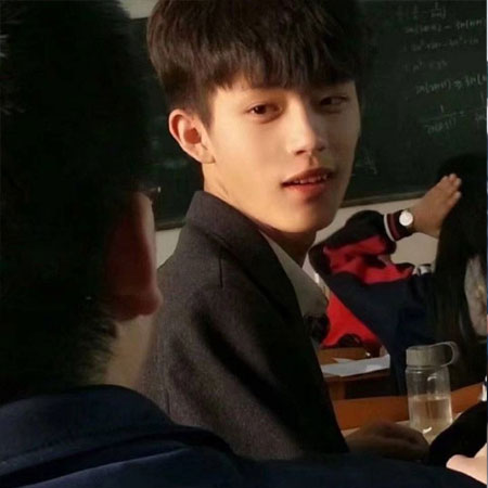 2021好看的讓人驚艷的帥哥圖片 遇到對的人不存在讓你半夜深思