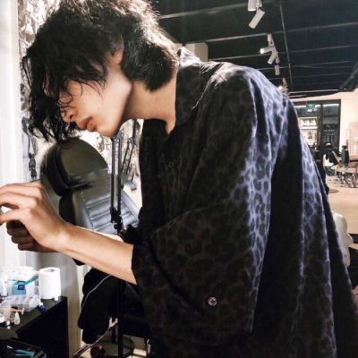 2021陽光帥氣清晰QQ男頭 都在用不同的方式長大誰也沒輕輕松松