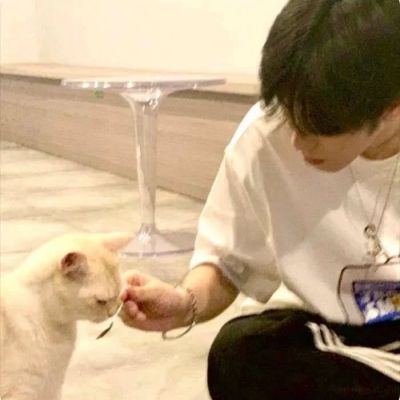 2021陽光帥氣清晰QQ男頭 都在用不同的方式長大誰也沒輕輕松松