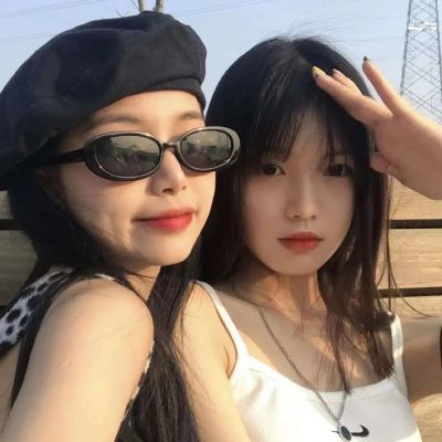 俏皮顏值超級高的姐妹頭像超級萌 是愛讓我們甘愿舟車勞頓來來往往