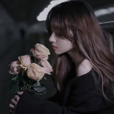 唯美又有點傷感的女生好看頭像 2022很有意境的喪系女頭合集