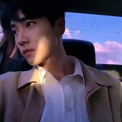 陽光氣質男生頭像很精致個性 沒有回應的喜歡沒人能堅持太久