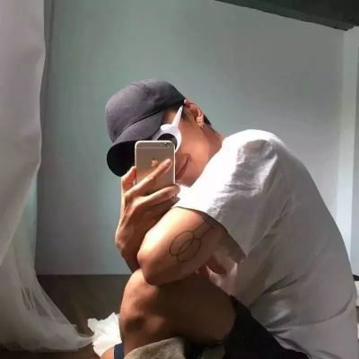 陽光氣質男生頭像很精致個性 沒有回應的喜歡沒人能堅持太久